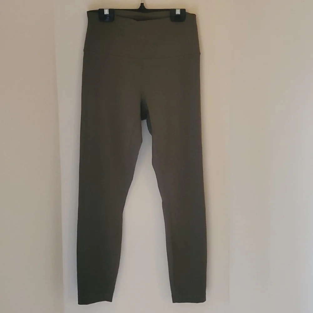 lululemon athletica Olive High-Rise Align 7/8 Leggings - Picture 5 of 9
